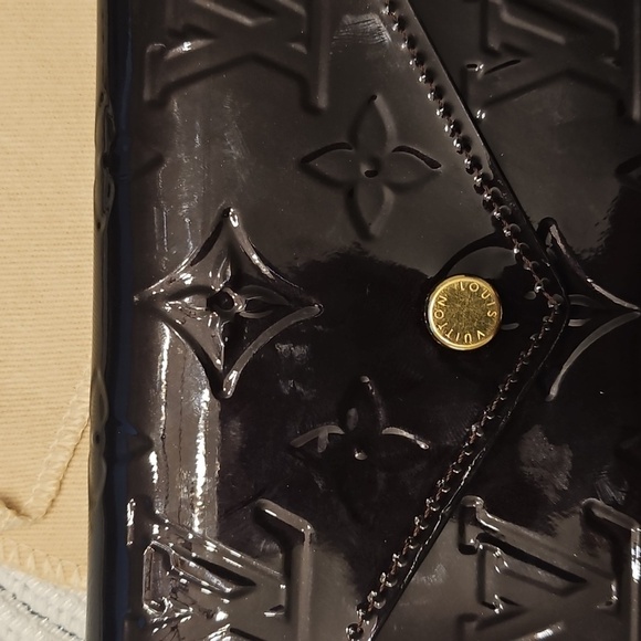 Louis Vuitton Victorine Leather Wallet - Amarante Vernis **Rare Find** - Picture 13 of 14
